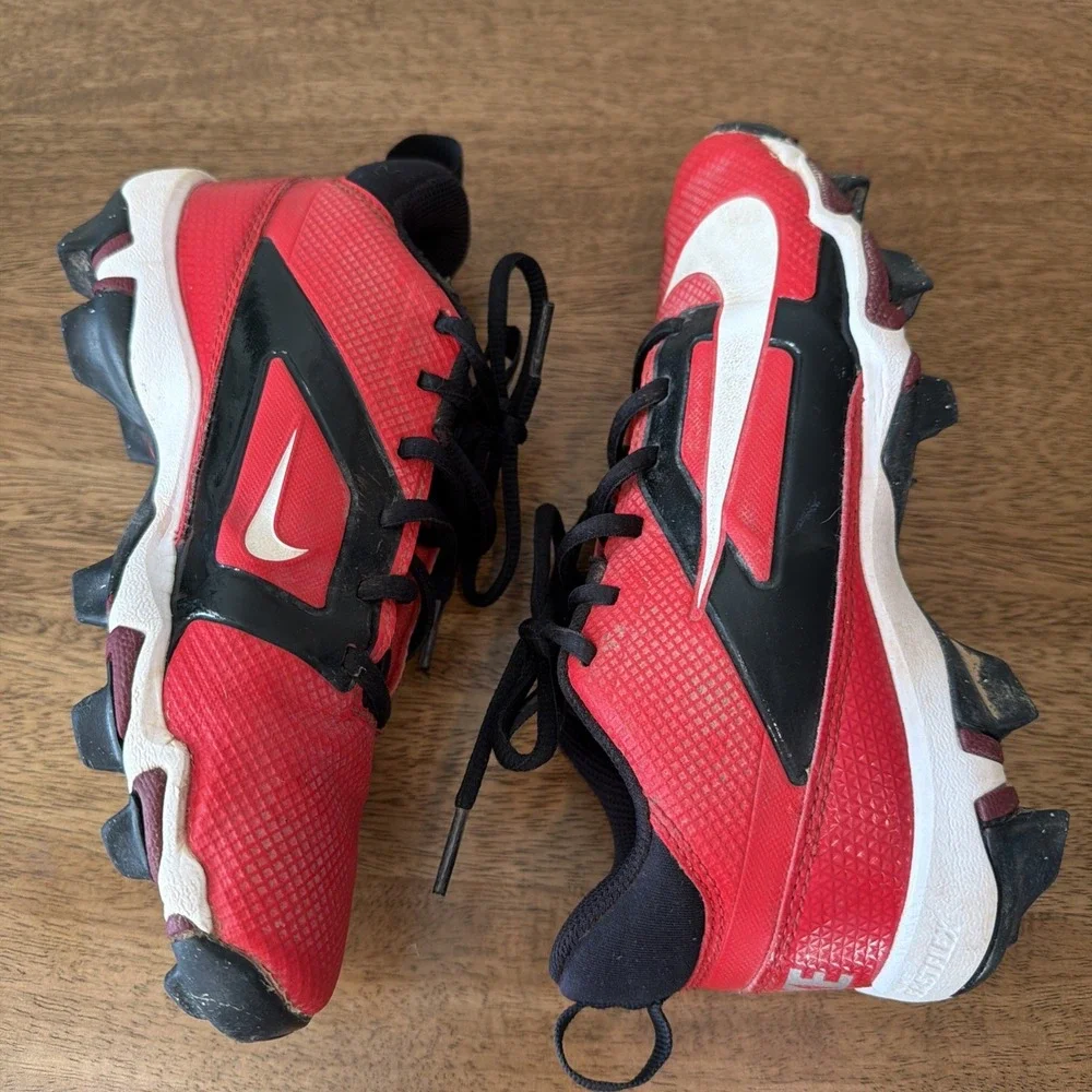 NIKE Alpha Menace Shark Boy's Size 3.5 Red Football Cleats Shoes FQ4012-600